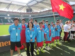 Đội bóng đá thiếu nhi làng SOS Việt Nam sang Ba Lan thi đấu.