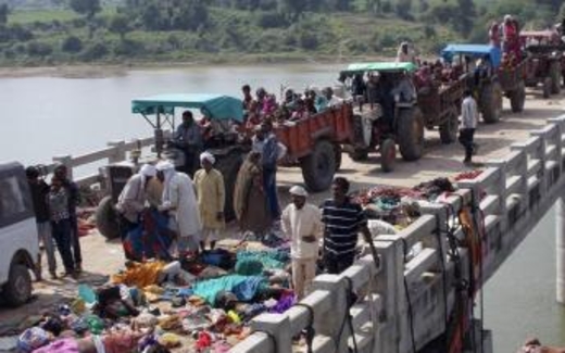 Hơn 115 tín đồ Ấn Độ giáo tử vong vì xô đẩy