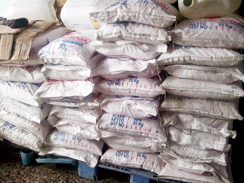 Tinh luyện dầu ăn bằng chất tẩy rửa: Bí ẩn dầu không mùi