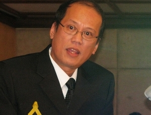 Tổng thống Philippines hủy chuyến đi Việt Nam