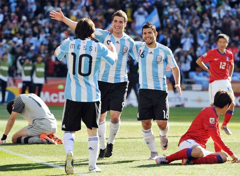 Messi - Higuain giúp Argentina đè bẹp Hàn Quốc