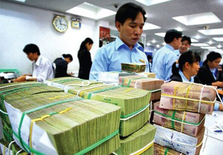 Lãi suất huy động giảm, cho vay đứng yên