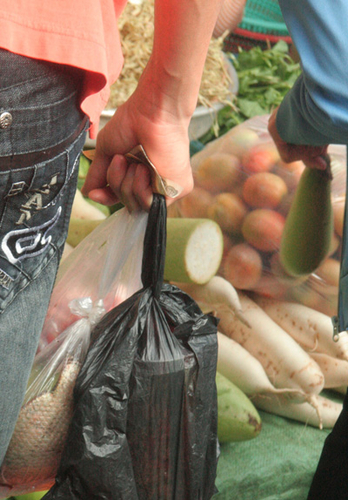 Còm cõi bữa ăn công nhân