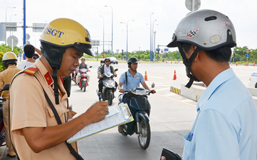 Hủy quy định “chụp ảnh CSGT phải xin phép”