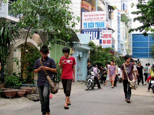 Loạn luyện thi “bao đậu”