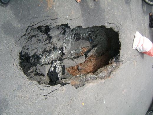 TP.HCM: 29 vụ sụt lún đường trong hơn 3 tháng