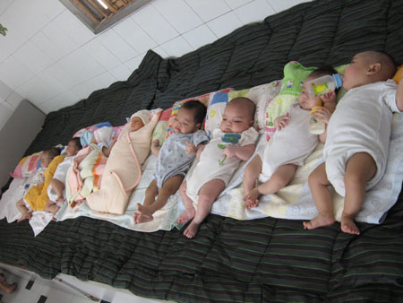 Chuyện buồn khi con thành... “của nợ”