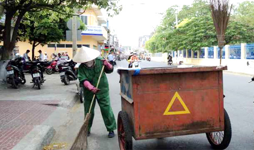 Công nhân 'chảnh', thuê người làm việc hộ
