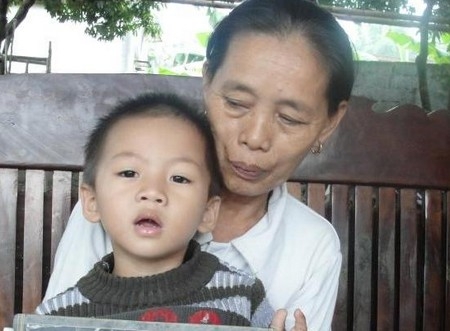 Cậu bé biết đọc, làm toán từ lúc 3 tuổi