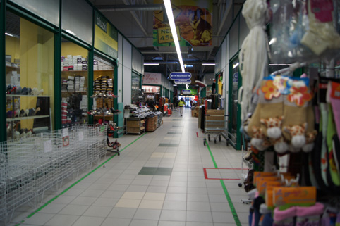 Có bom ở Trung tâm Maximus?