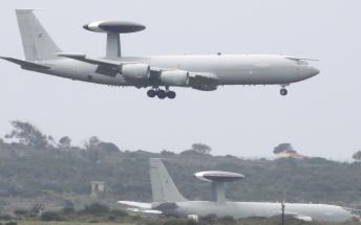 Mỹ sắp ký hợp đồng một tỉ đô la để hiện đại hóa các phi cơ radar của Nhật