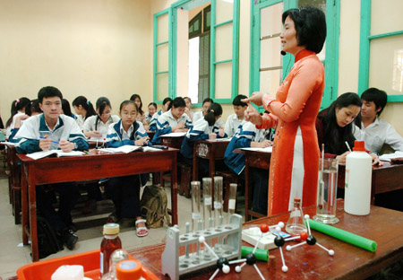 Bộ GD-ĐT đang giảm tải theo... cảm tính?