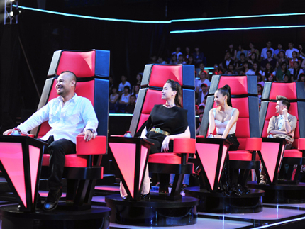 The Voice Vietnam: BGK khoe mẽ để lôi kéo thí sinh
