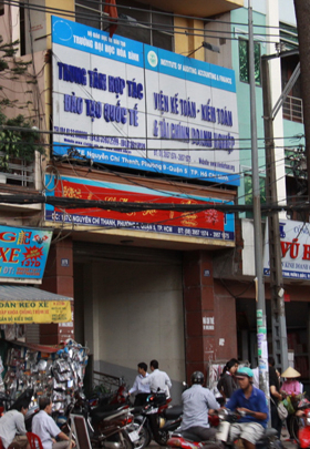 Liên kết “chui”, sinh viên lãnh đủ