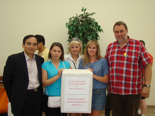 Liên hoan văn nghệ „Vòng tay bè bạn” của Trung tâm thương mại ASG.