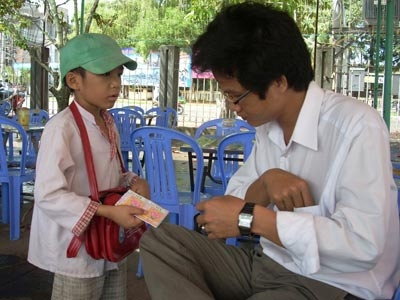 MƯU SINH TỪ TẤM BÉ: Không tuổi thơ, không gia đình