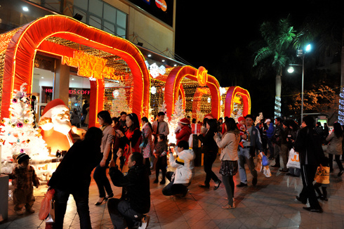 Hà Nội tràn ngập không khí Giáng sinh