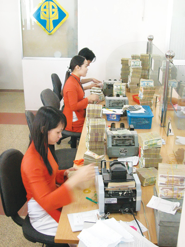 Loạn tin đồn thất thiệt về ngân hàng