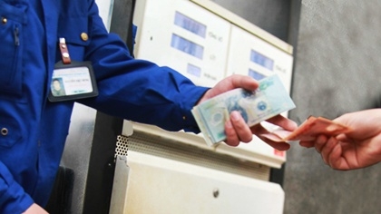 Tăng giá xăng: Sẽ đến lượt quả trứng, mớ rau
