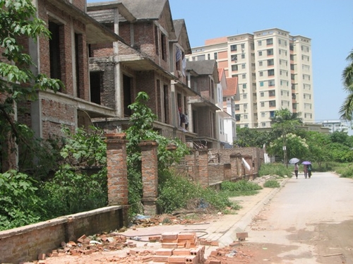 Bất động sản “vô cảm” trước đủ chiêu kích cầu