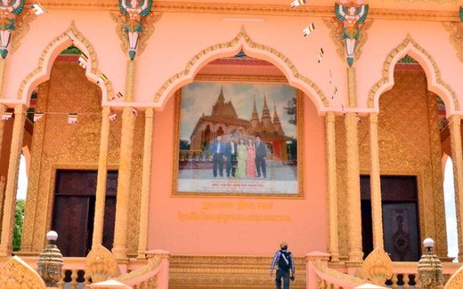 “Chùa ông Trầm Bê” gây phản cảm