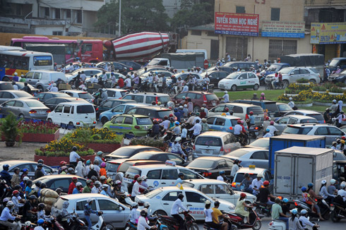 Tàu, xe căng thẳng, máy bay 'cháy' vé