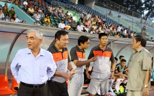 U23 VN đi SEA Games 27: “Cõng” quá nhiều lãnh đạo