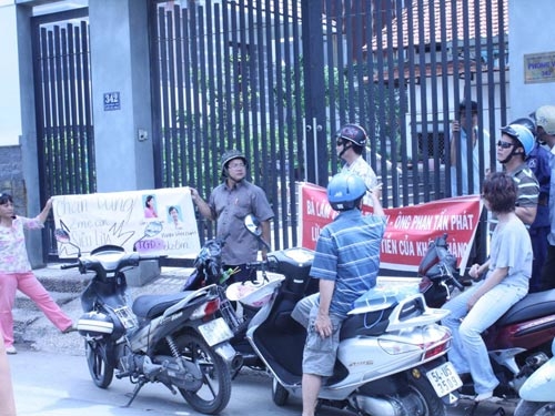 Thả nổi sàn giao dịch nhà đất