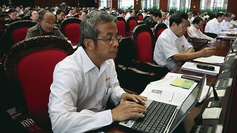 Không đánh thuế nhà, đổi tên luật ở 'phút 89'