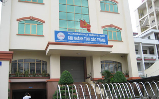 Nhiều lãnh đạo ngân hàng bị bắt giam