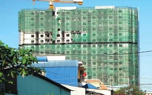 “Bán tháo” bất động sản: Có nên mua căn hộ xây thô?