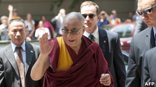 TQ kêu gọi Obama hủy gặp Dalai Lama