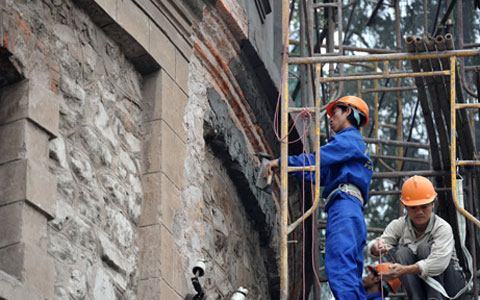 Tháp nước cổ nhất Hà Nội được 'tân trang'