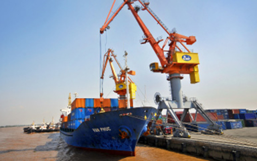 Thừa cảng biển nhỏ, dốc tiền xây cảng to