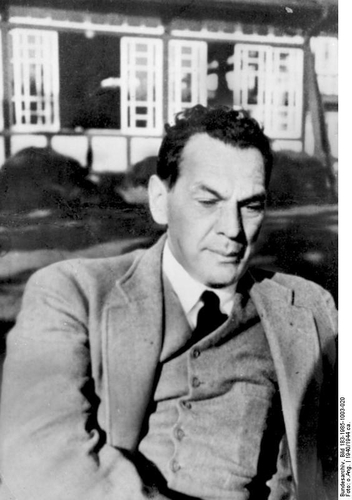 TIẾN SĨ SORGE ƠI, ÔNG LÀ AI