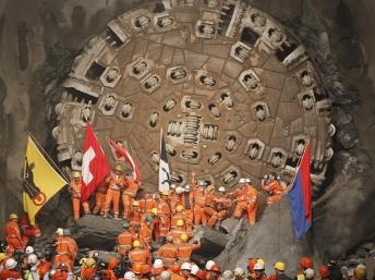 Thụy Sĩ khoan thành công đường hầm dài nhất thế giới