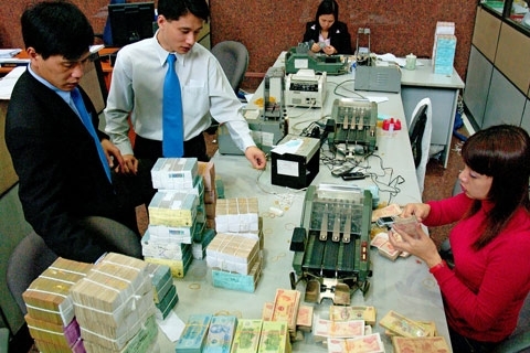 Lãi suất tín dụng đen lên đến 40% một tháng