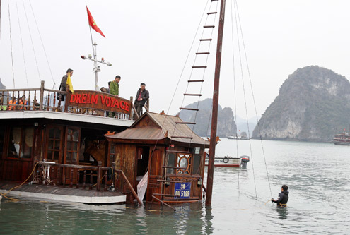 'Tàu chìm ở Hạ Long do lỗi của thủy thủ đoàn'