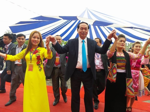 Kiều bào dự lễ hội xuân Đinh Dậu.