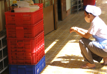 Rút rỉa suất ăn của học sinh - Bài 2