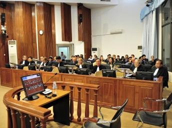 Tòa án xét xử Khơme Đỏ cạn ngân sách