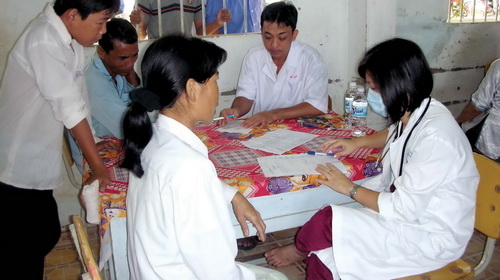 Dân ĐBSCL trước gánh nặng tiêu dùng, y tế, học hành