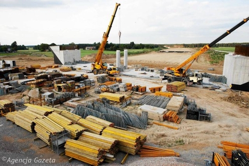 Hủy hợp đồng với nhà thầu Trung Quốc. Các công ty thi công như nằm trên băng