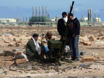 Kadhafi tố cáo Pháp can thiệp vào công việc nội bộ Libya