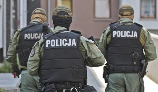 Ba Lan: Cảnh sát đã phá tan một băng nhóm tội phạm, mà chúng chuyên ăn cắp ở các cơ sở nông nghiệp, các đại lý và máy trả tiền ATM