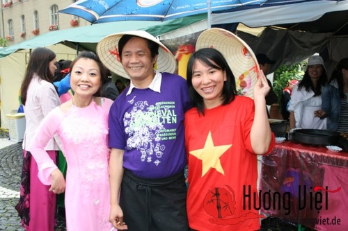 Người Việt Augsburg (Đức) tham gia ngày hội của các dân tộc „Karneval der Welten“