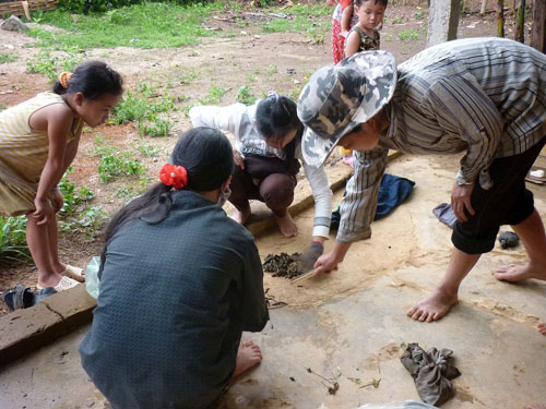Cạch mặt thương lái Trung Quốc
