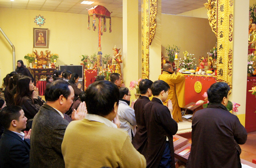 Cảm xúc đầu Xuân đi lễ chùa Thiên Việt