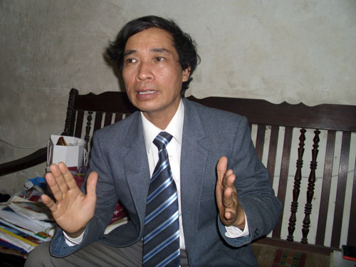 Bảo vệ tiếng Việt và chuyện... leo cột mỡ