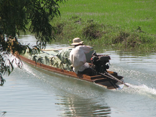 Thuốc lá ùn ùn nhập lậu
